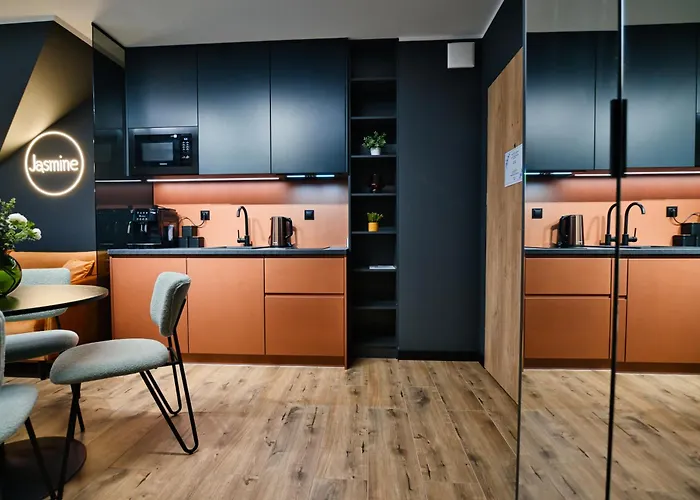 Jasmine By Housine Zator