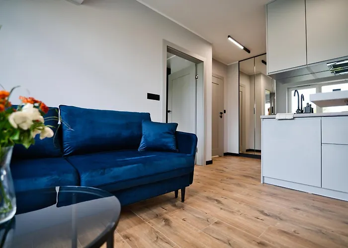 Jasmine By Housine Zator