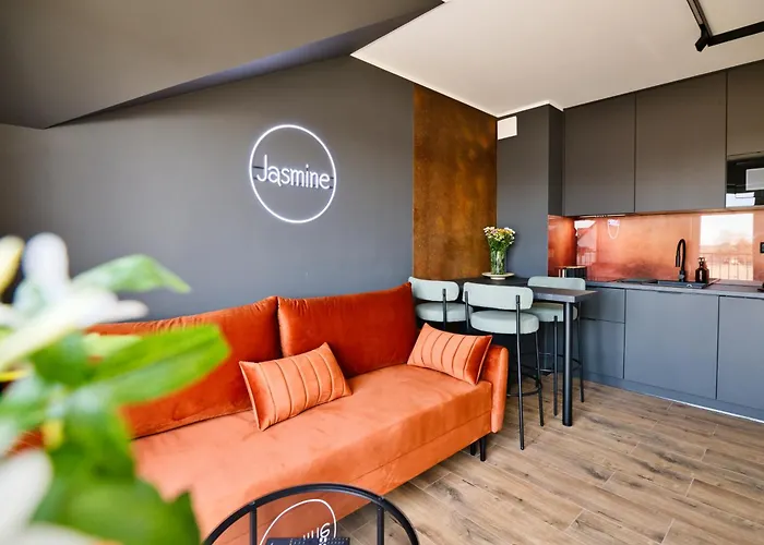 Jasmine By Housine Zator